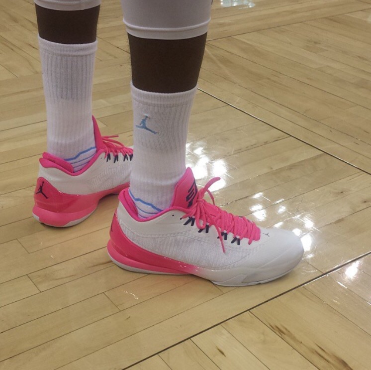 Photos: UNC Rocks Pink Sneakers for 