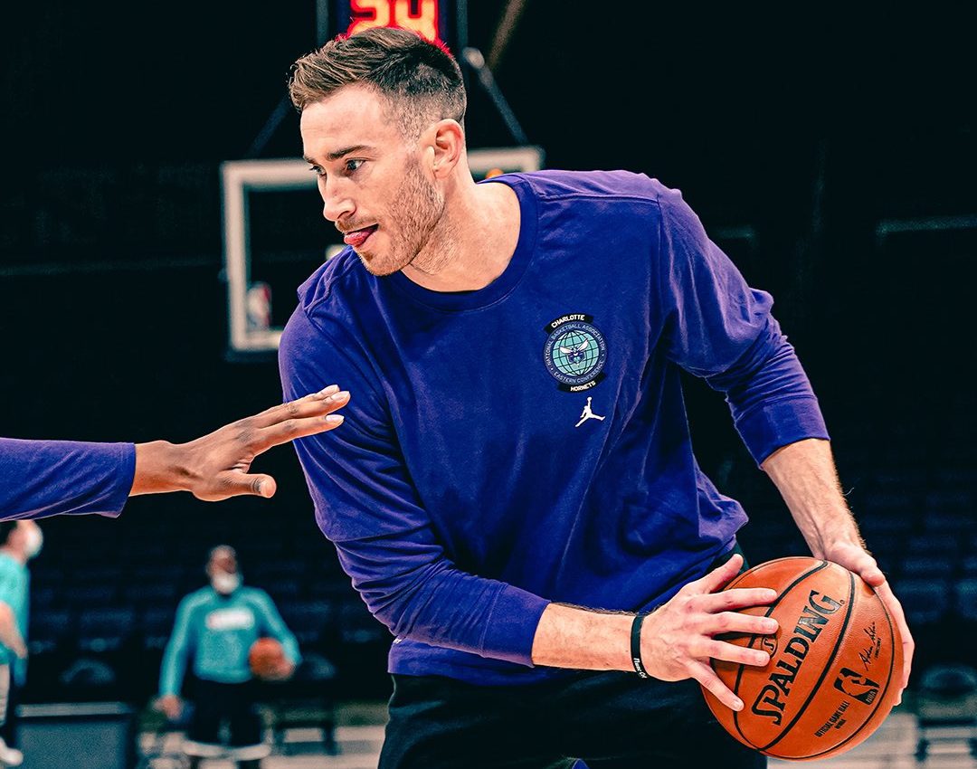 Gordon Hayward healthy (for now), doing it all for Charlotte