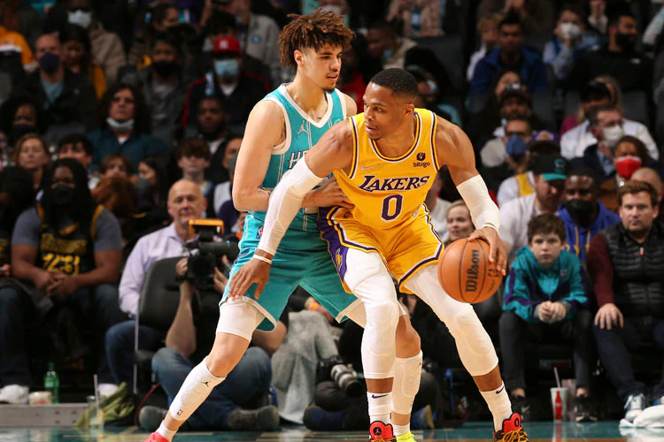 Lakers too much for ailing Hornets