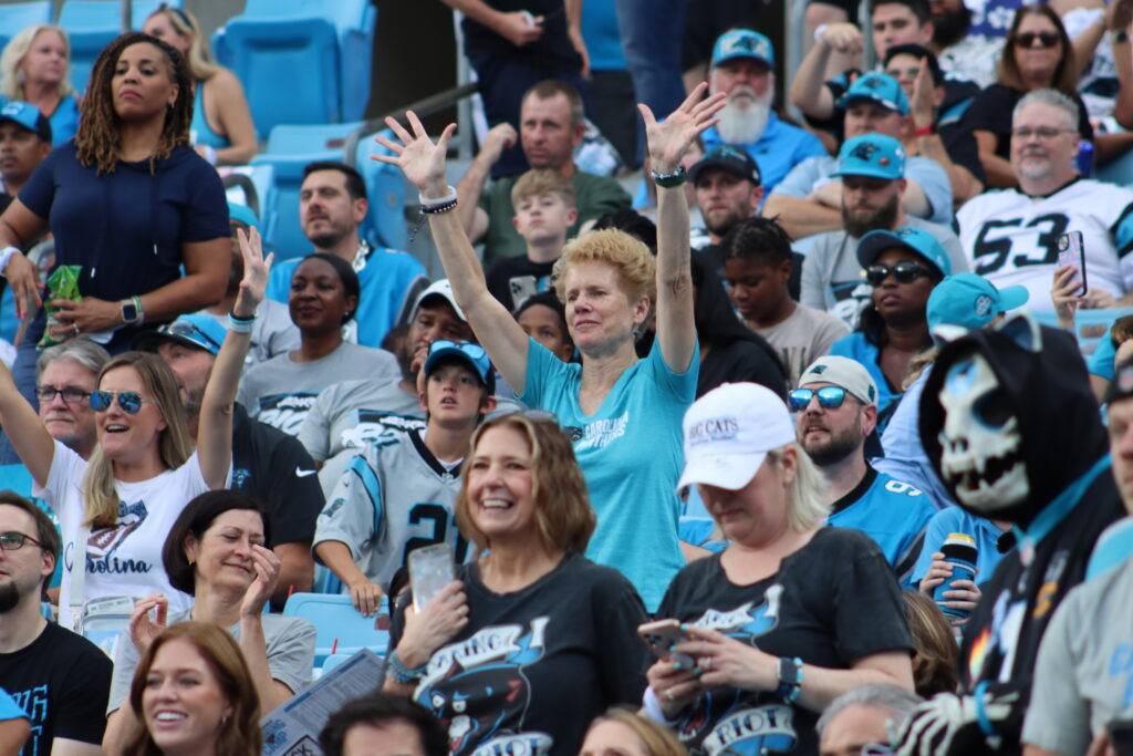 Tampa Riot - Carolina Panthers Fans in Tampa Bay